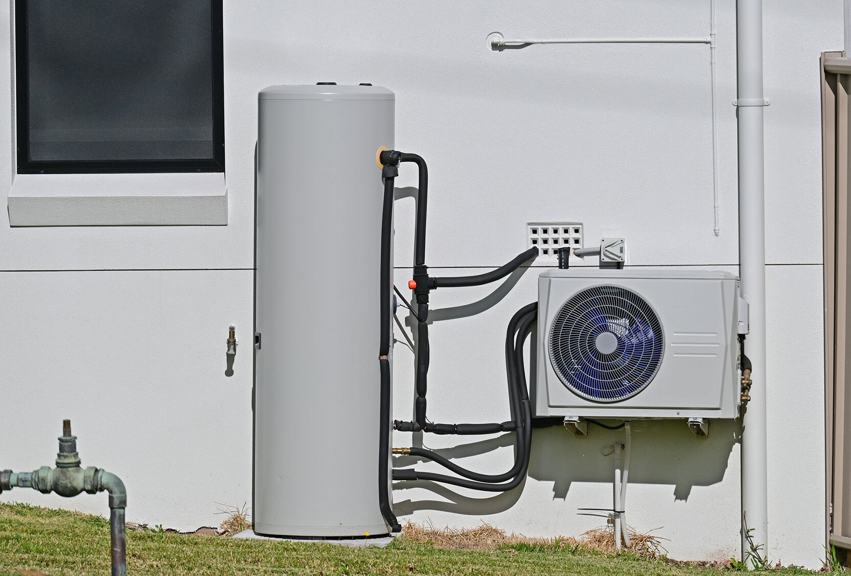 https://adelaidesolarsolutions.com.au/wp-content/uploads/2025/07/heat-pump-water-heater-1.jpg